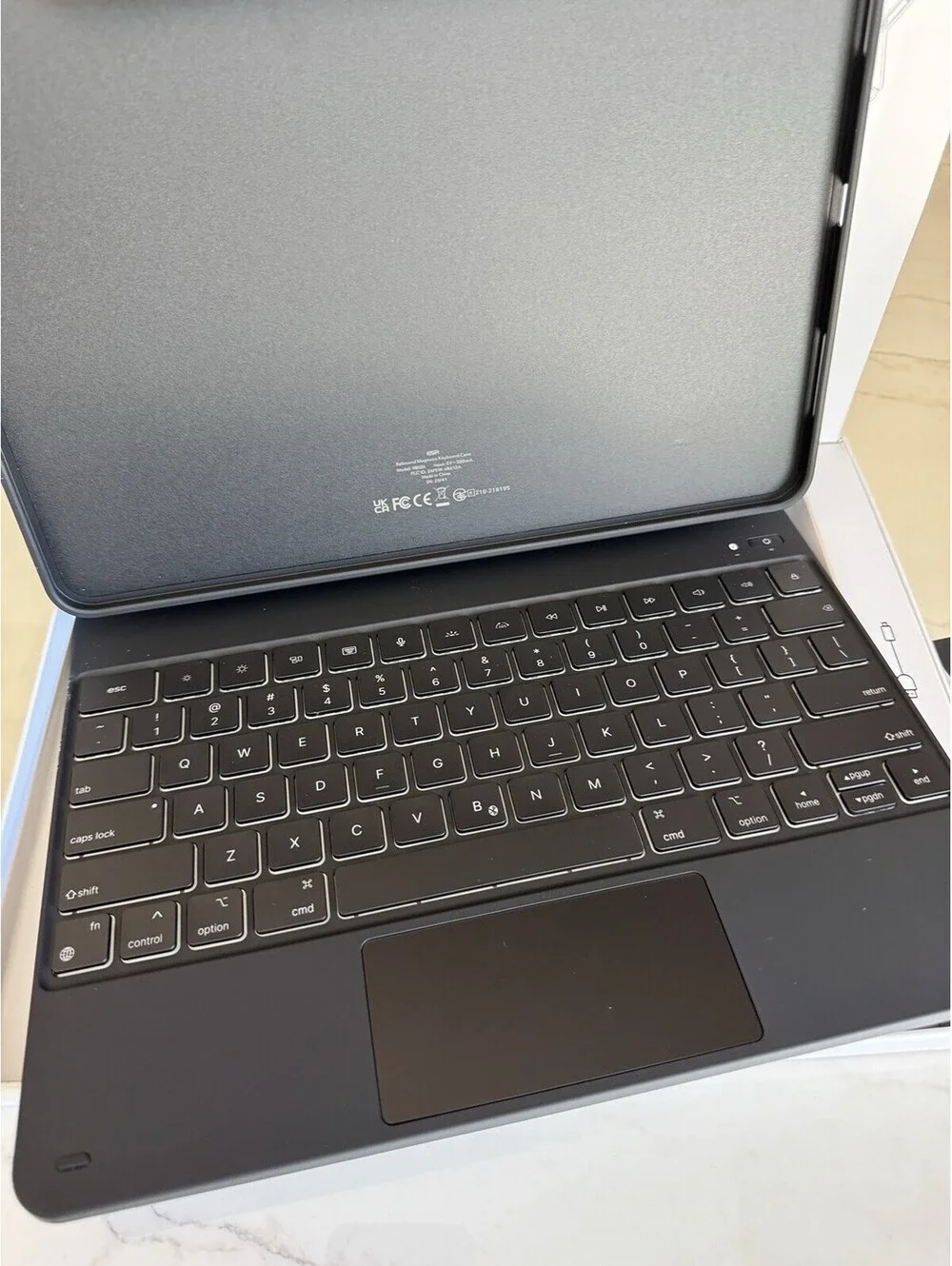 ESR Rebound Series Magnetic Keyboard Case 360 Black for iPad Pro 13